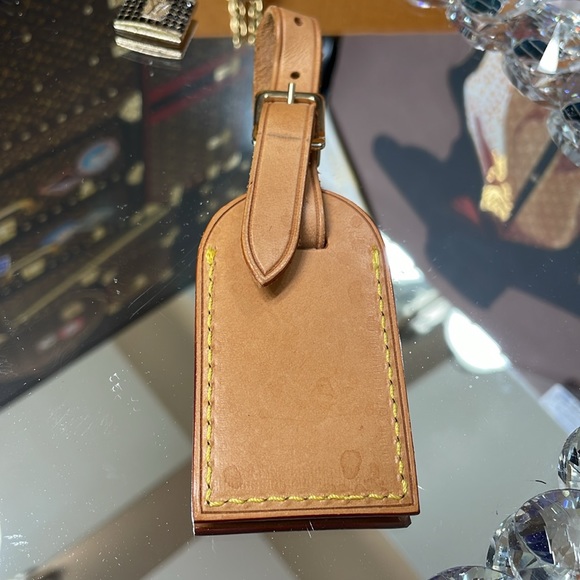 LV Louis Vuitton bundle with mini luggage tag and zipper pull charm - Picture 4 of 8